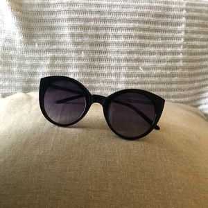 🌙 4 for $20 - Black Cat Eye Sunglasses